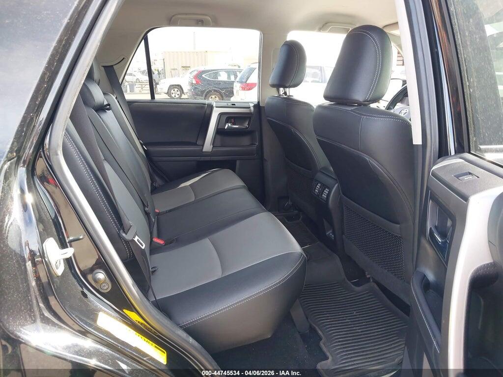 JTEFU5JRXP5300744 2023 TOYOTA 4RUNNER photo no. 8