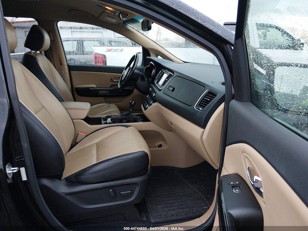 KNDMC5C13G6125415 2016 KIA SEDONA photo no. 5