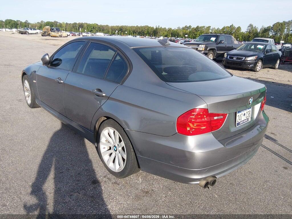 WBAPH7C57BE677492 2011 BMW 328I photo no. 3