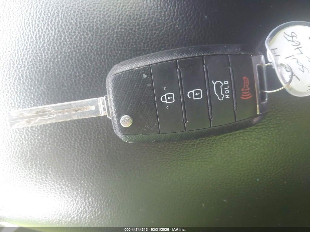 KNDJN2A24K7694655 2019 KIA SOUL photo no. 11