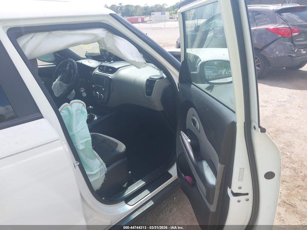 KNDJN2A24K7694655 2019 KIA SOUL photo no. 5