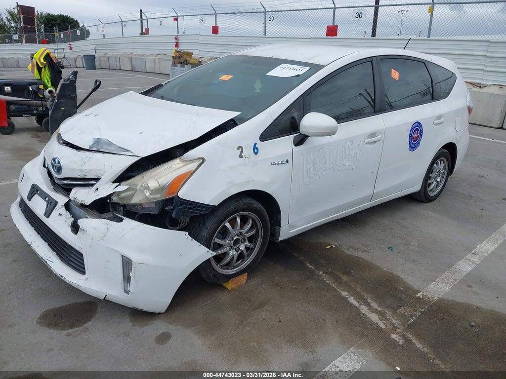 JTDZN3EU4E3331661 2014 TOYOTA PRIUS V photo no. 2