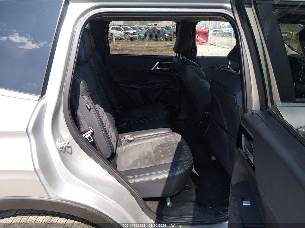 JA4J3VA86SZ015916 2025 MITSUBISHI OUTLANDER photo no. 8