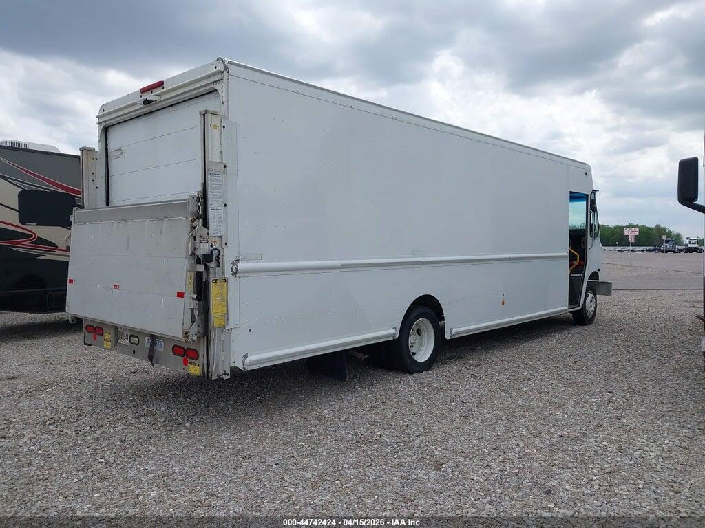 4UZAC3DV8CCBT7157 2012 FREIGHTLINER CHASSIS photo no. 4