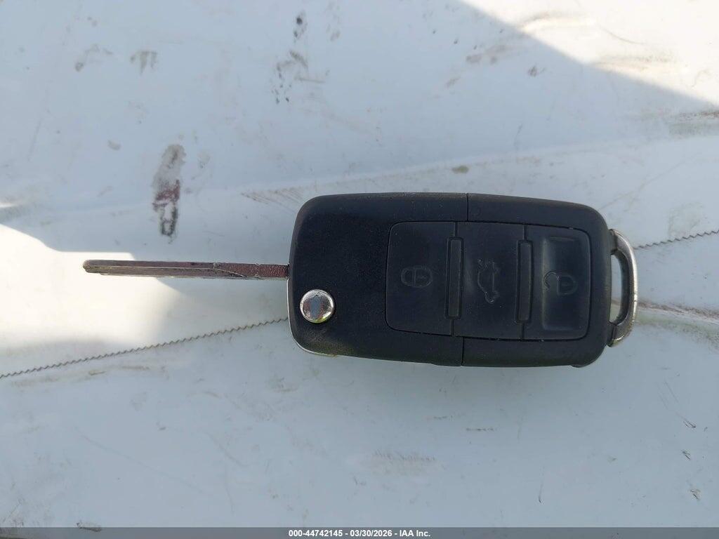 3VWCD31C84M411173 2004 VOLKSWAGEN NEW BEETLE photo no. 11