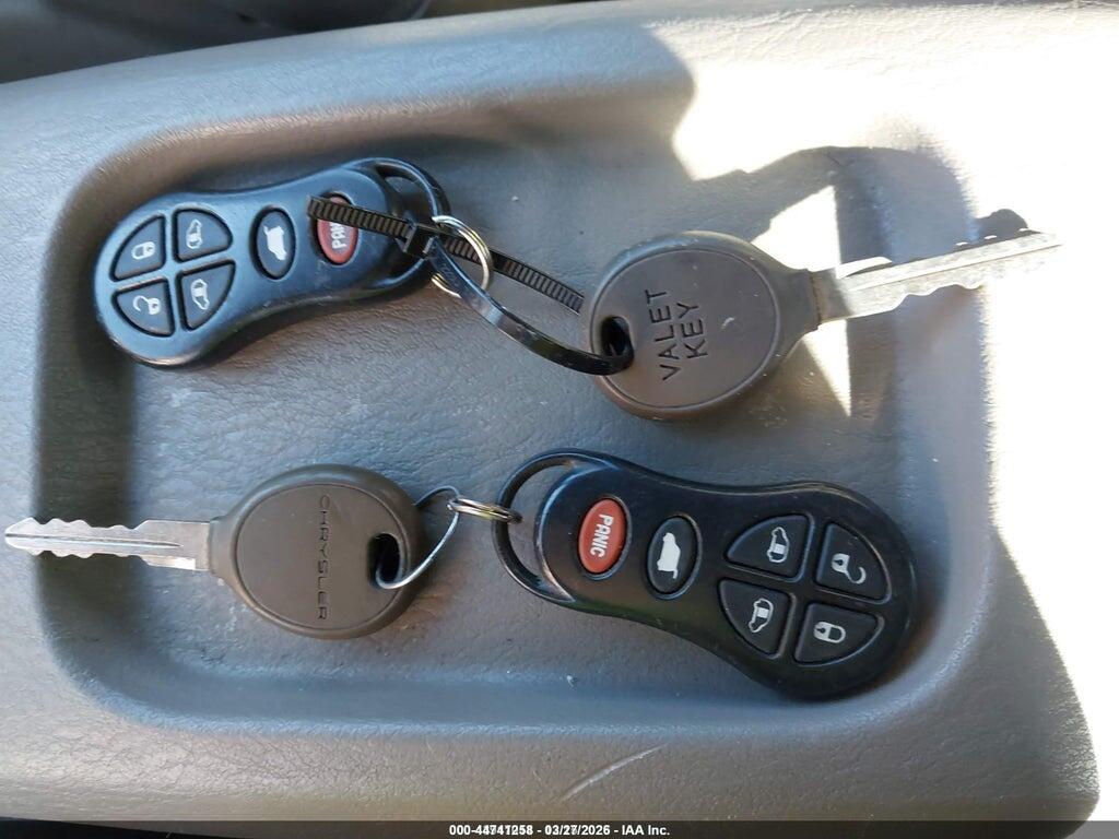 2C8GP54LX1R325529 2001 CHRYSLER TOWN & COUNTRY photo no. 11