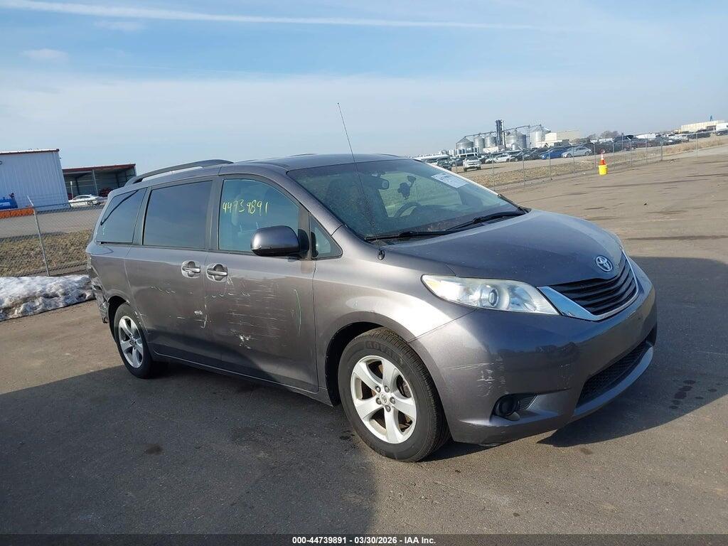 5TDKK3DC5BS100023 2011 TOYOTA SIENNA photo no. 1