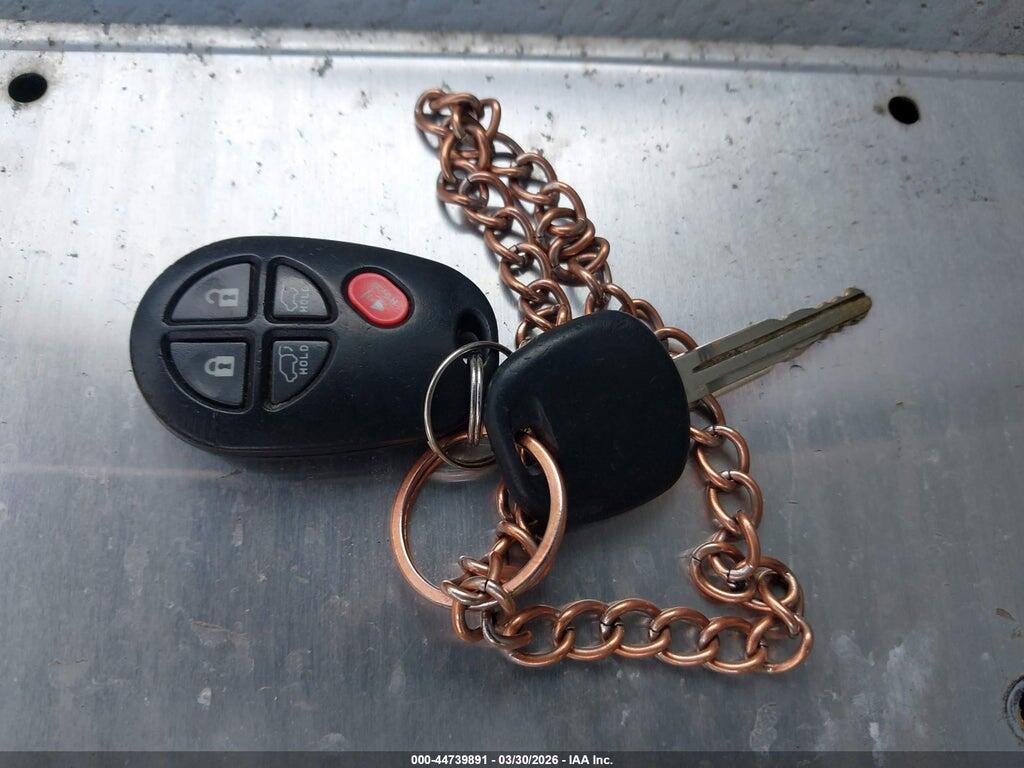 5TDKK3DC5BS100023 2011 TOYOTA SIENNA photo no. 11