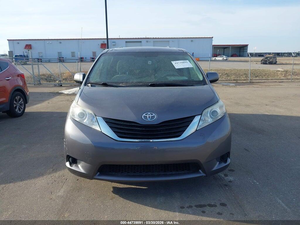 5TDKK3DC5BS100023 2011 TOYOTA SIENNA photo no. 12