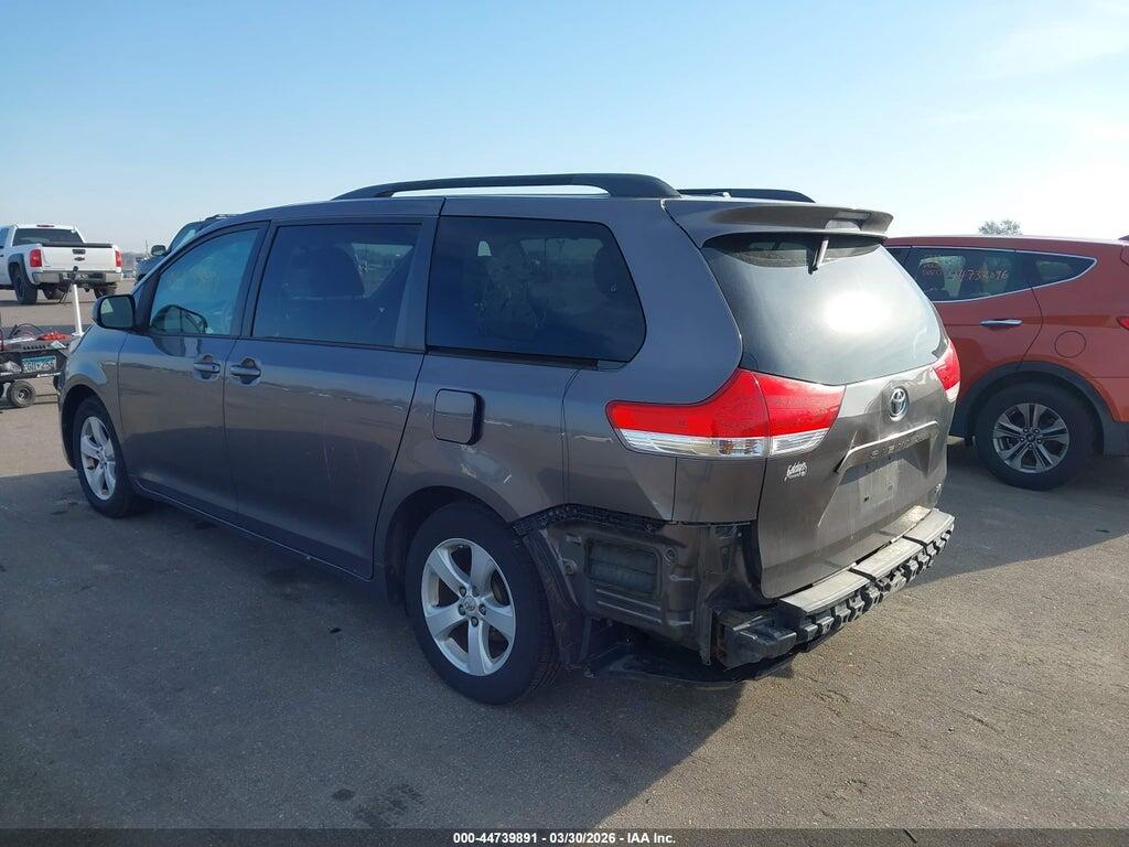 5TDKK3DC5BS100023 2011 TOYOTA SIENNA photo no. 3