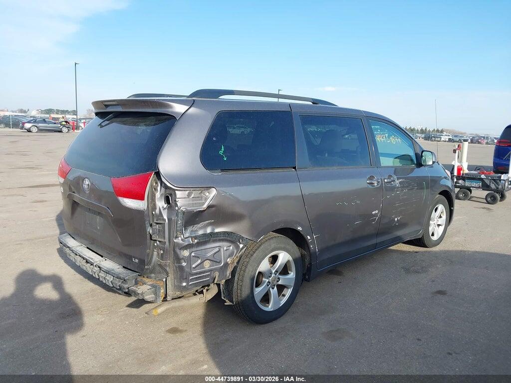 5TDKK3DC5BS100023 2011 TOYOTA SIENNA photo no. 4
