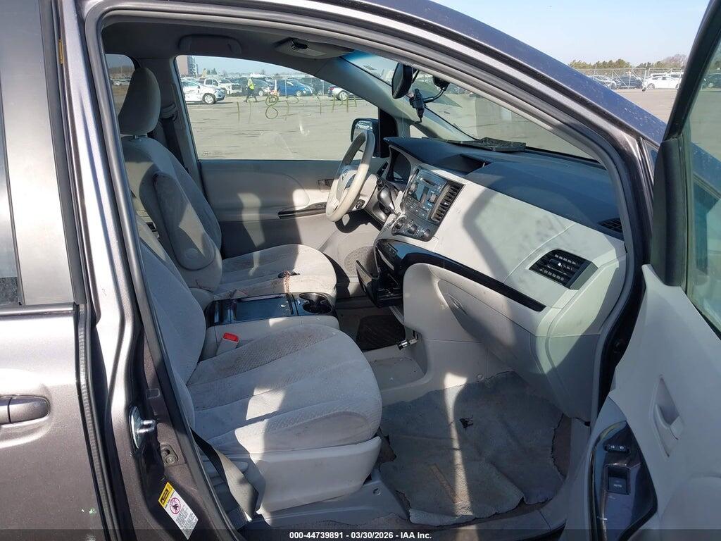 5TDKK3DC5BS100023 2011 TOYOTA SIENNA photo no. 5