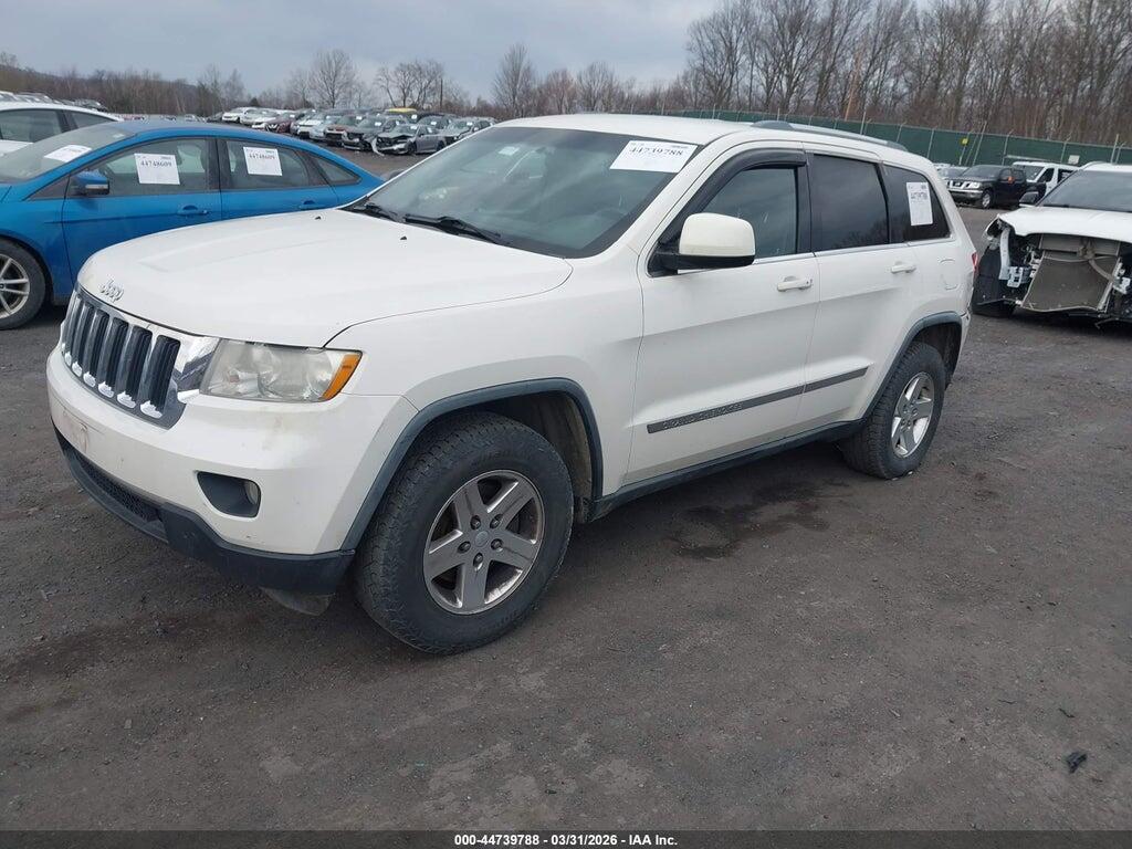 1J4RR4GG3BC640030 2011 JEEP GRAND CHEROKEE photo no. 2