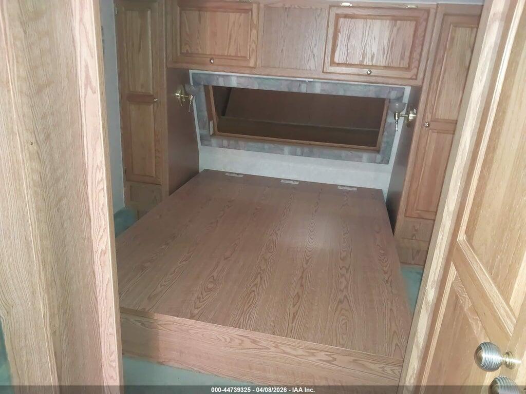 1W53ATN27YY031353 2000 ALP TL photo no. 8