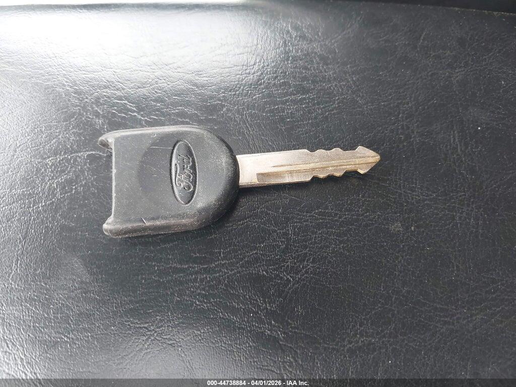 1FMCU04177KA06781 2007 FORD ESCAPE photo no. 11