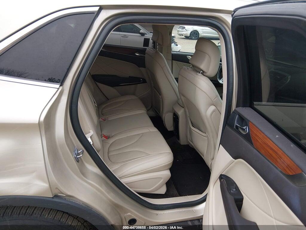 5LMCJ2C93HUL34357 2017 LINCOLN MKC photo no. 8