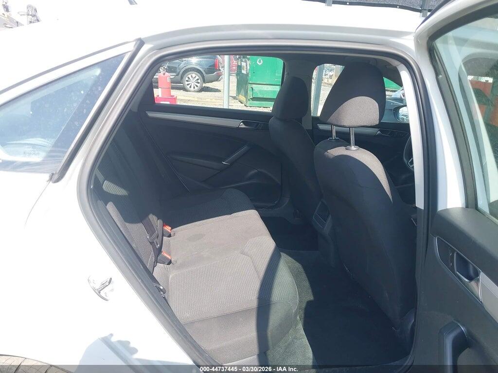 1VWAT7A33HC025687 2017 VOLKSWAGEN PASSAT photo no. 8