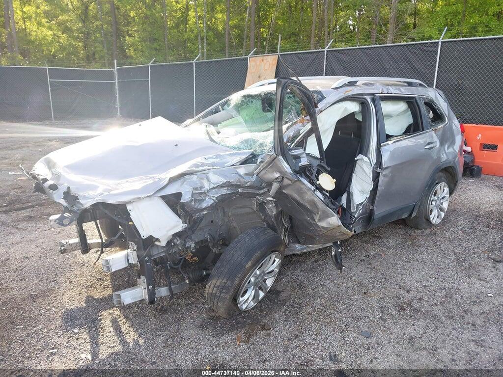 1C4PJLCB2KD128505 2019 JEEP CHEROKEE photo no. 2