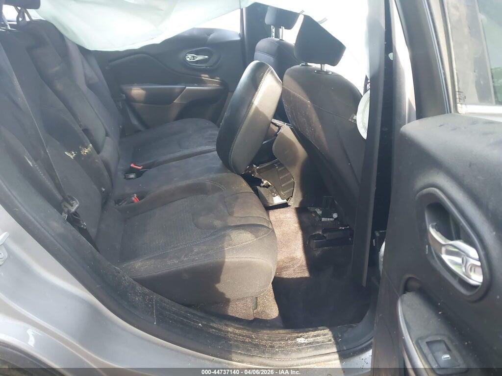 1C4PJLCB2KD128505 2019 JEEP CHEROKEE photo no. 8