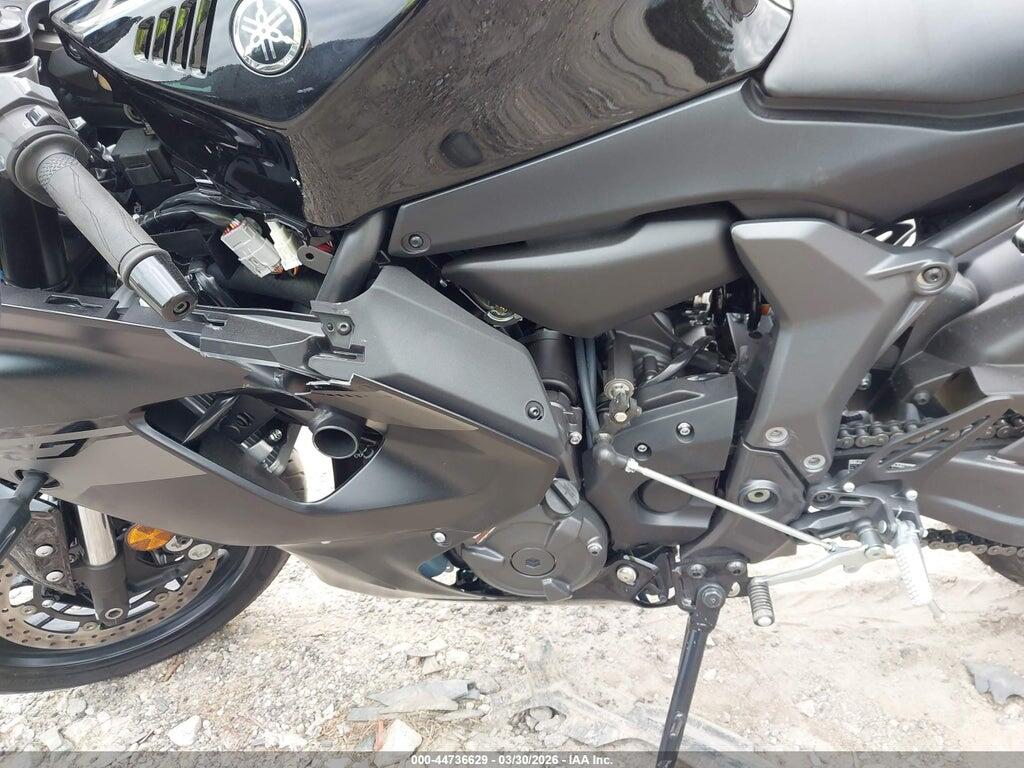 JYARM38E6SA020355 2025 YAMAHA YZFR7 photo no. 9