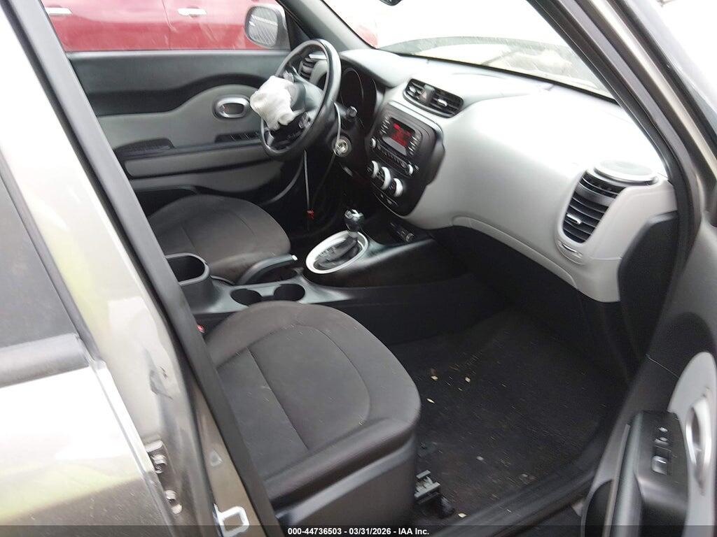KNDJN2A23G7315832 2016 KIA SOUL photo no. 5