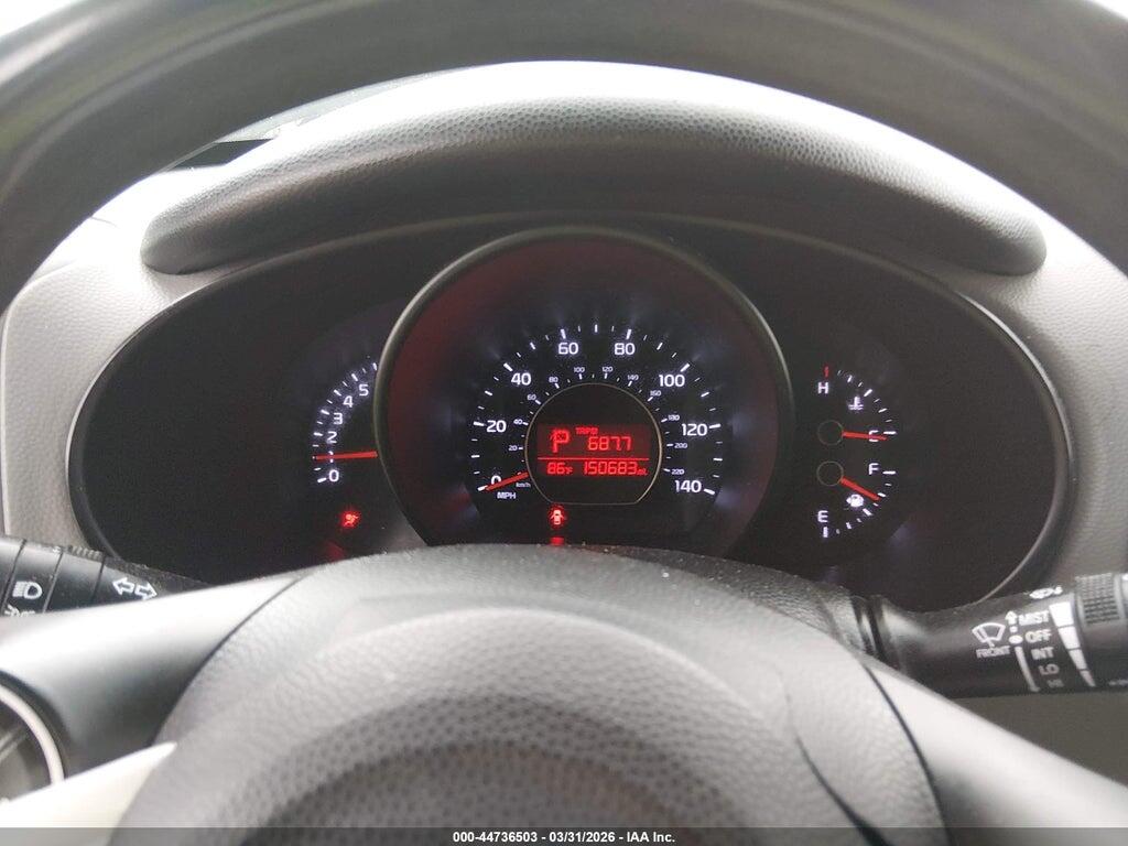 KNDJN2A23G7315832 2016 KIA SOUL photo no. 7