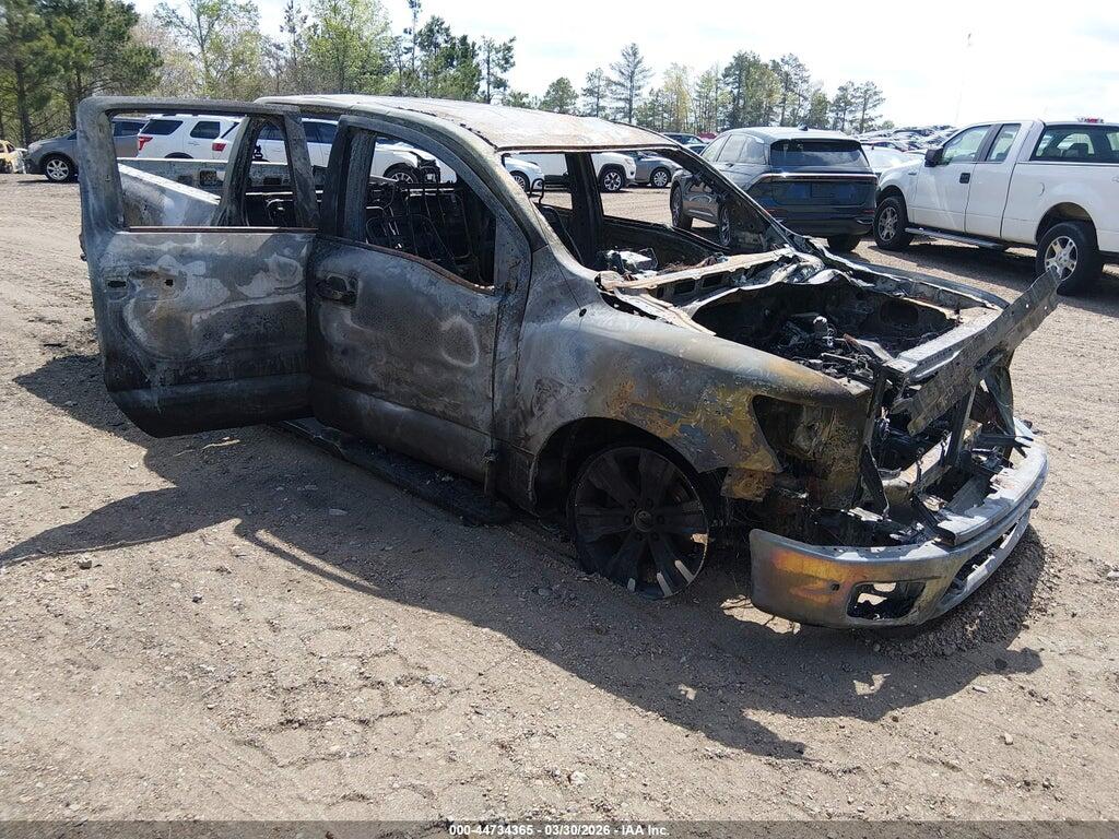 1N6AA1E50JN513438 2018 NISSAN TITAN photo no. 1