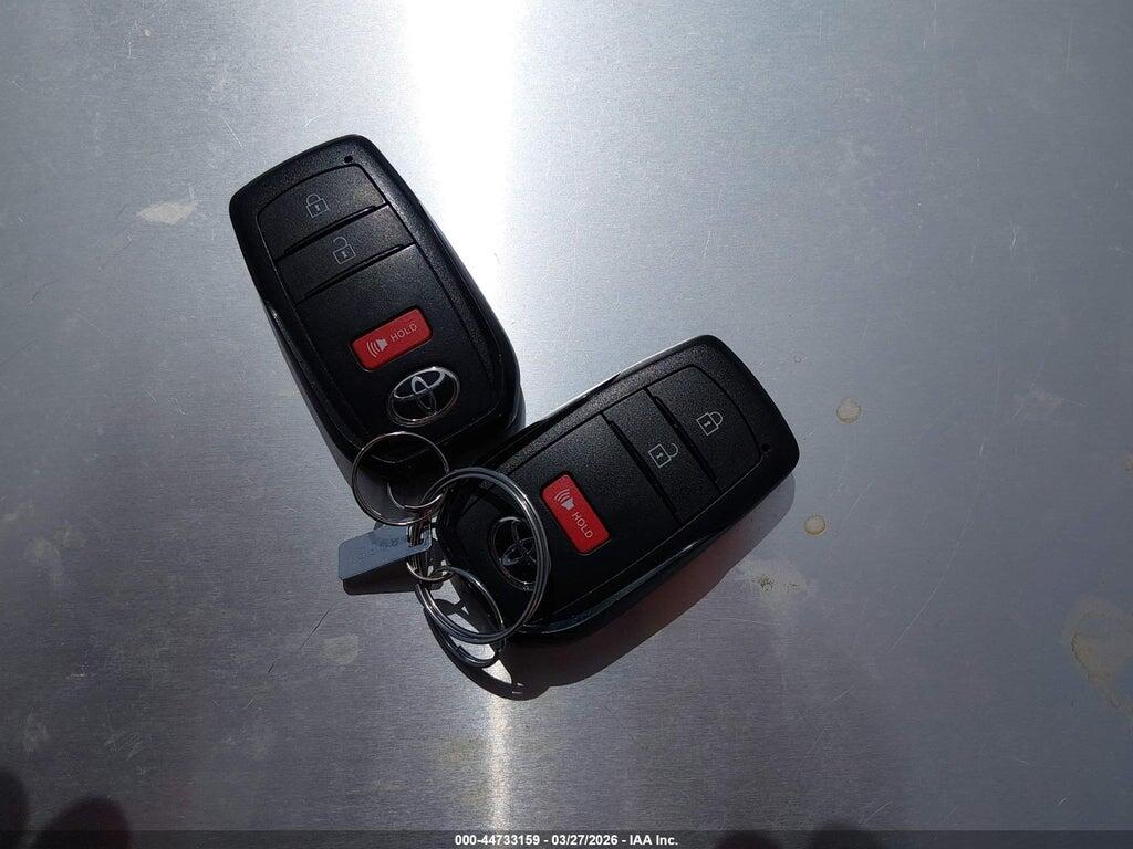 7MUFBABG8SV083820 2025 TOYOTA COROLLA CROSS HYBRID photo no. 11