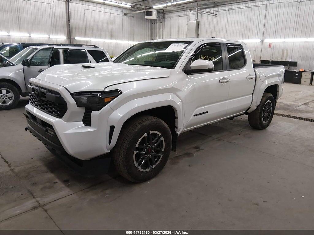 3TYLB5JN8RT047452 2024 TOYOTA TACOMA photo no. 2