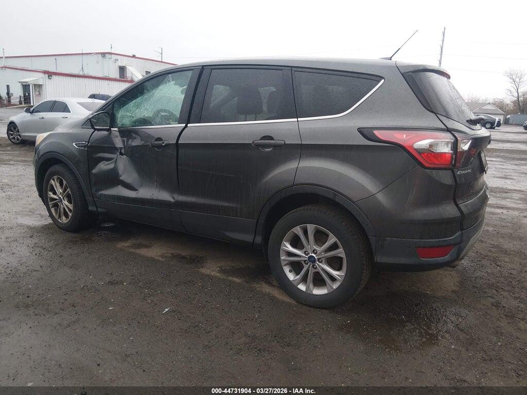 1FMCU0GD4HUD49589 2017 FORD ESCAPE photo no. 3