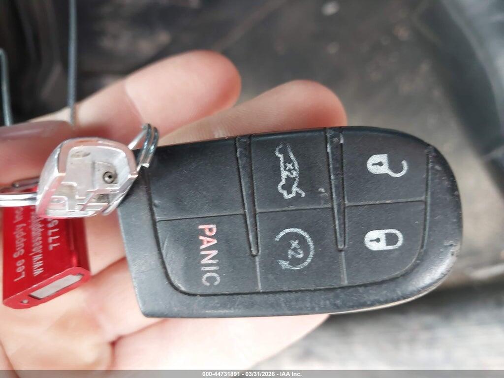 1C3CCCEG8GN135742 2016 CHRYSLER 200 photo no. 11