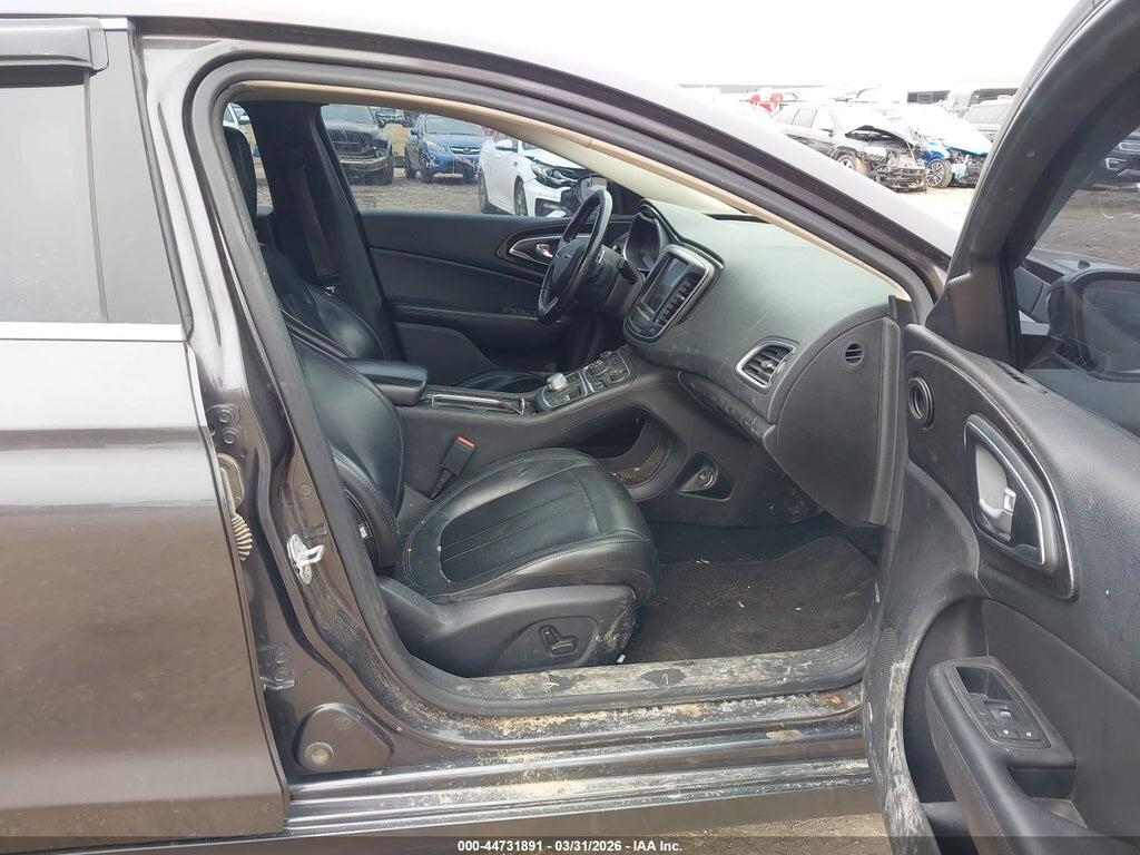 1C3CCCEG8GN135742 2016 CHRYSLER 200 photo no. 5