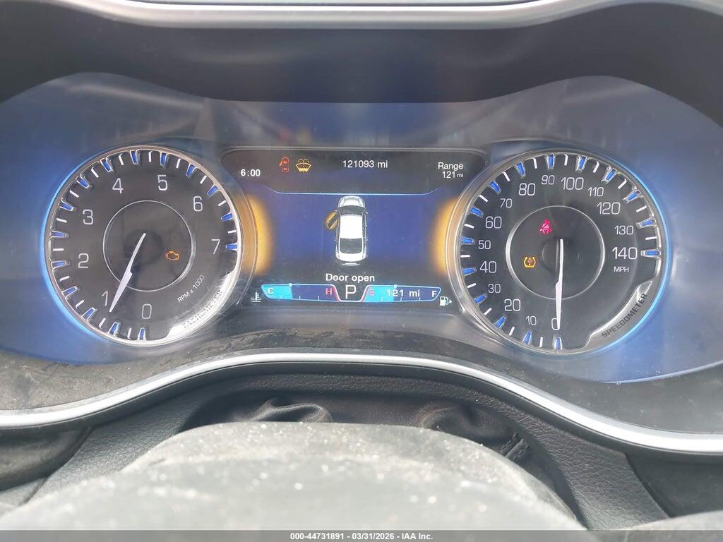 1C3CCCEG8GN135742 2016 CHRYSLER 200 photo no. 7