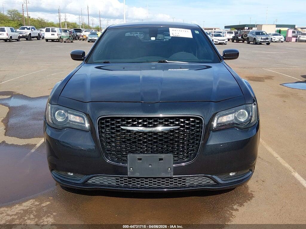 2C3CCABG1KH559810 2019 CHRYSLER 300 photo no. 6