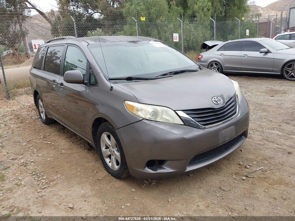 5TDKK3DC6BS130289 2011 TOYOTA SIENNA photo no. 1