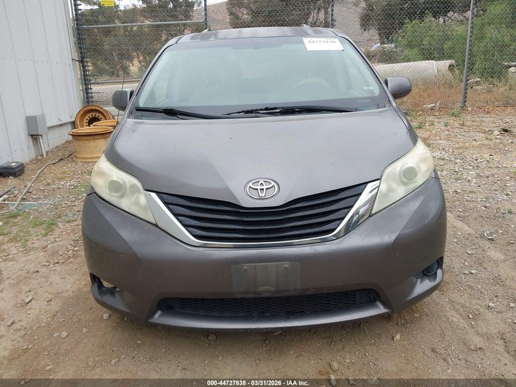 5TDKK3DC6BS130289 2011 TOYOTA SIENNA photo no. 12