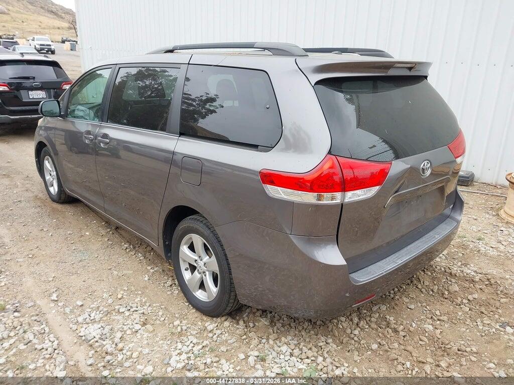 5TDKK3DC6BS130289 2011 TOYOTA SIENNA photo no. 3