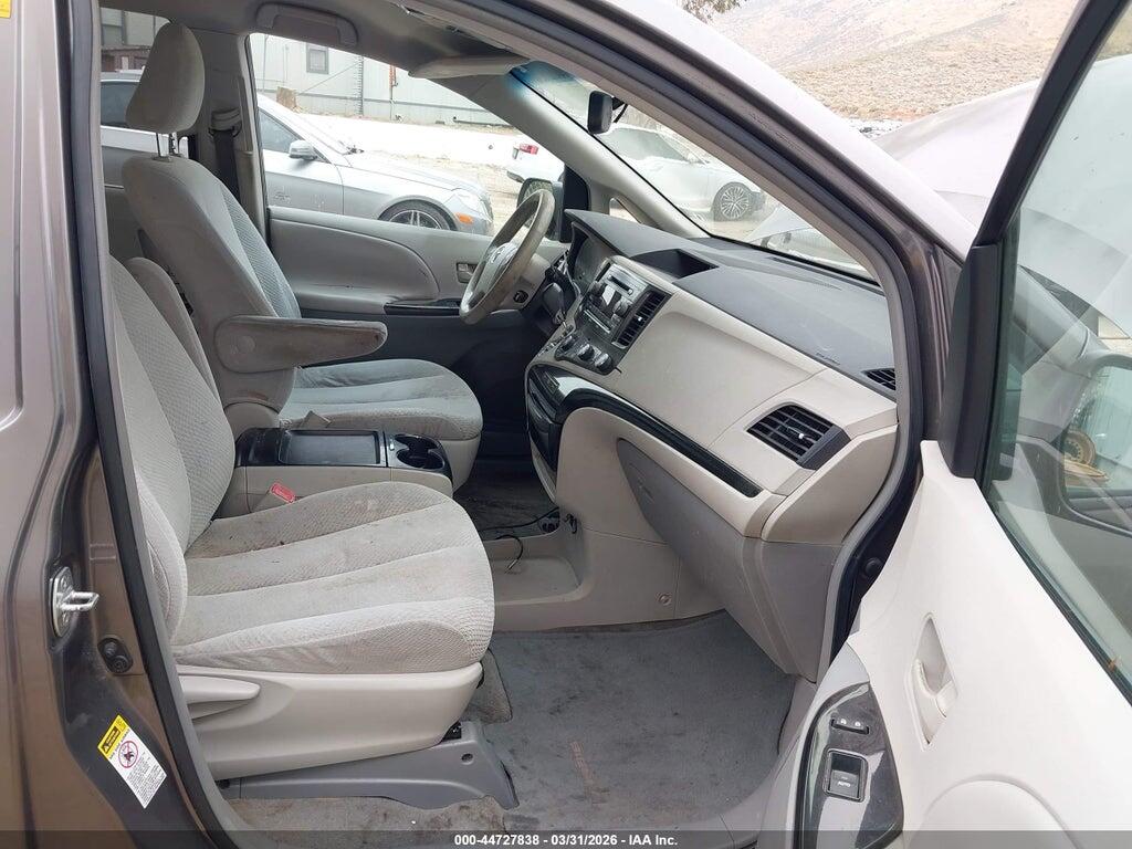 5TDKK3DC6BS130289 2011 TOYOTA SIENNA photo no. 5