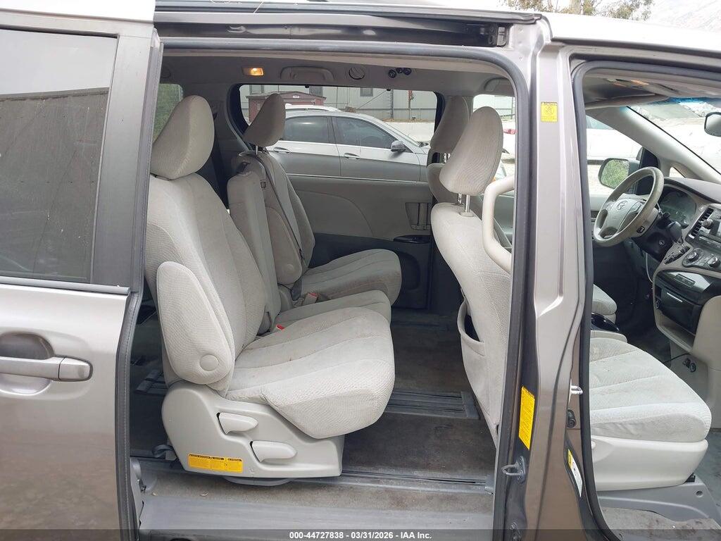 5TDKK3DC6BS130289 2011 TOYOTA SIENNA photo no. 8