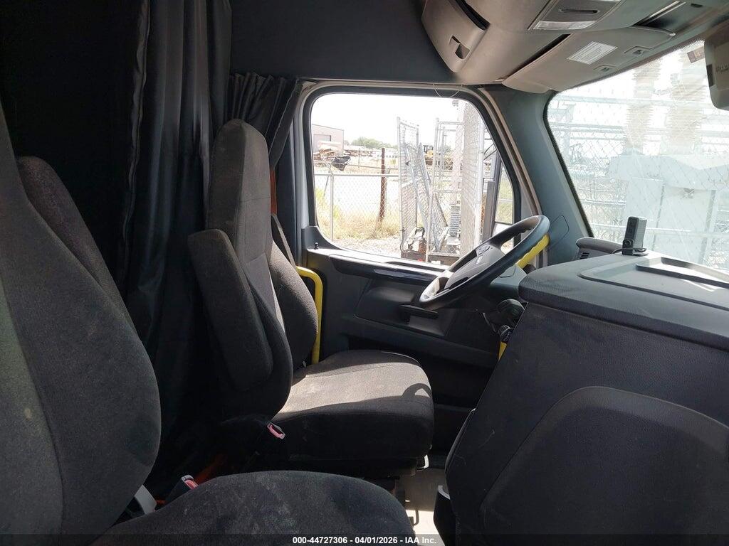 3AKJHHDR1SSVT2635 2025 FREIGHTLINER NEW CASCADIA 126 photo no. 6