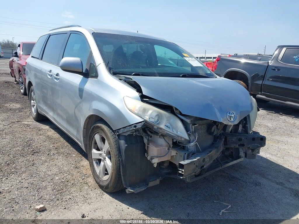 5TDKK3DC9FS599916 2015 TOYOTA SIENNA photo no. 1
