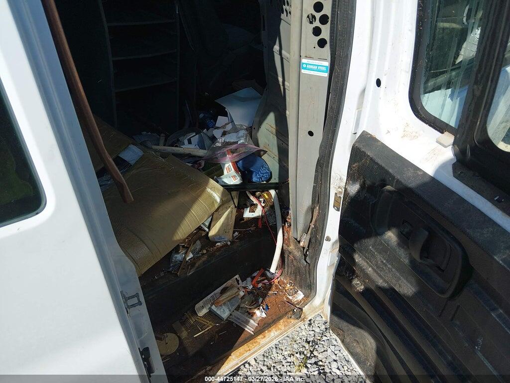 1GTW7BFG3K1323722 2019 GMC SAVANA 2500 photo no. 8