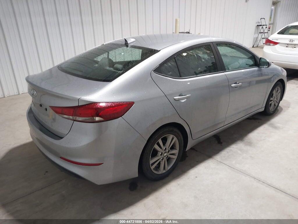 5NPD84LF3HH103526 2017 HYUNDAI ELANTRA photo no. 4
