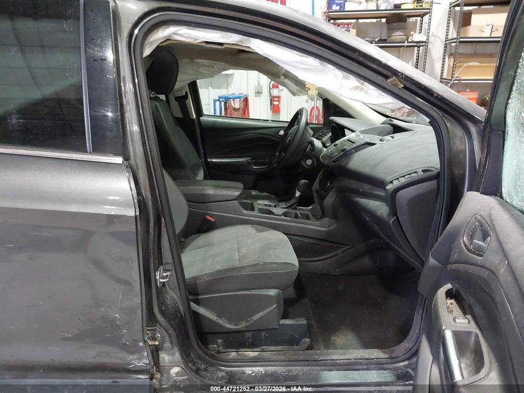 1FMCU9G98HUB16332 2017 FORD ESCAPE photo no. 5