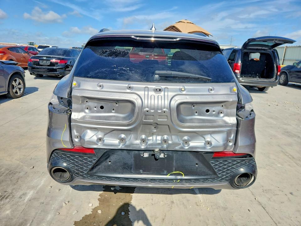 2022 GENESIS GV70 2.5T STANDARD — Фото 6 из 14