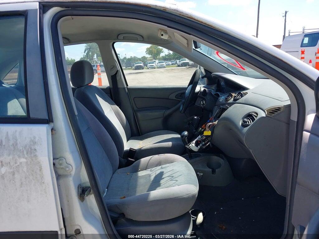 1FAFP33P01W123978 2001 FORD FOCUS photo no. 5