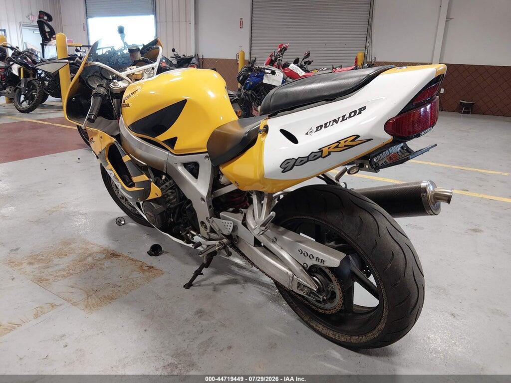 JH2SC281XPM100349 1993 HONDA CBR900 photo no. 3