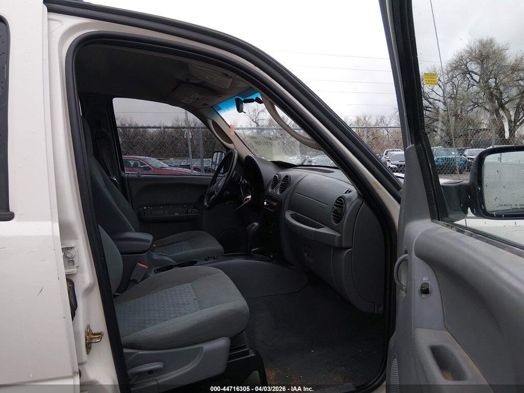 1J4GL48K35W636249 2005 JEEP LIBERTY photo no. 5