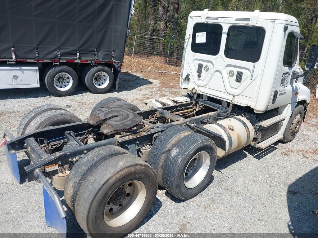 3AKJGEDV7FSGA4764 2015 FREIGHTLINER CASCADIA 125 *ORS* photo no. 4