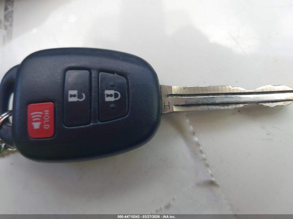 JTMZFREVXHJ120327 2017 TOYOTA RAV4 photo no. 11